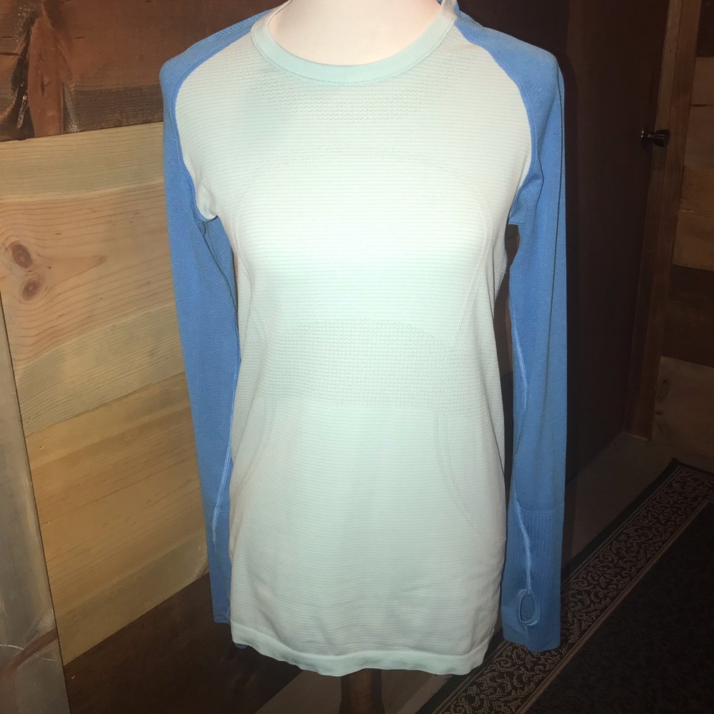 Lululemon long sleeve top 10